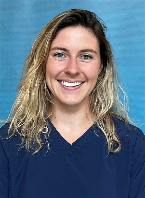 Upstate vet - After earning her veterinary degree, she moved to Chicago for a year of small animal rotating internship at the Veterinary Specialty Center. She found her interest in Emergency Medicine while working in an ER during undergrad and her passion only grew while in vet school. 